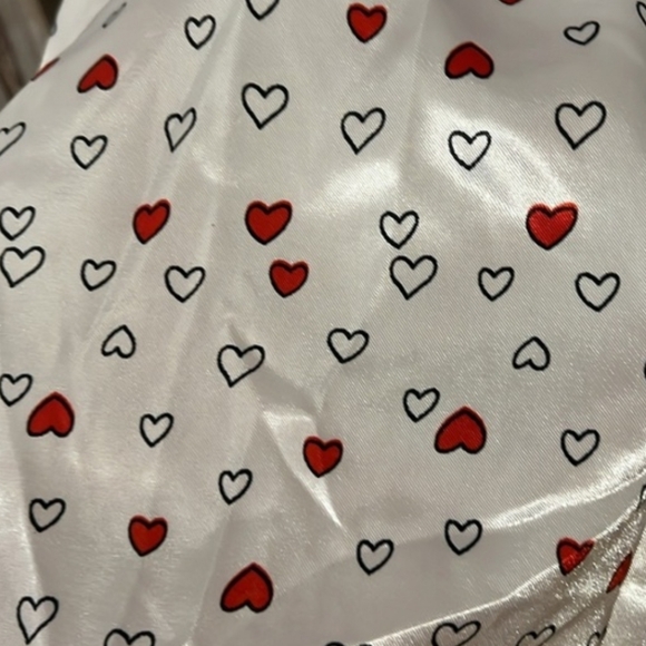 White Robe with Red Heart Pattern - Picture 5 of 6